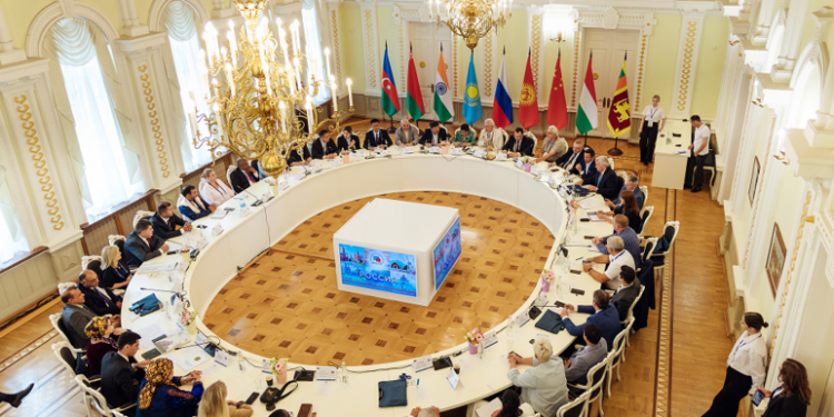 Международный дискуссионный клуб «Диалог» продолжает свою работу
