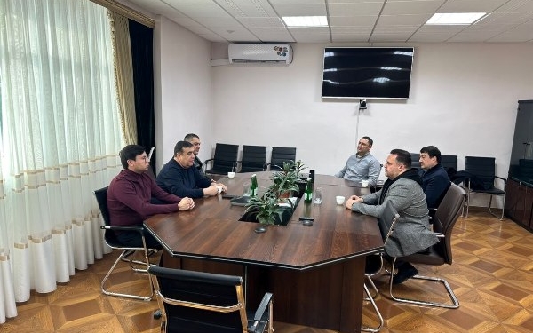 Таджикистан и Узбекистан создадут совместное стекольное предприятие в Душанбе