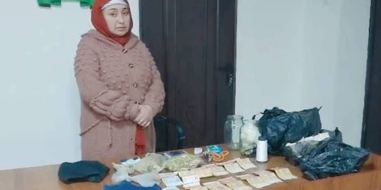 В Хатлонской области задержана женщина за занятия гаданием и «лечением»