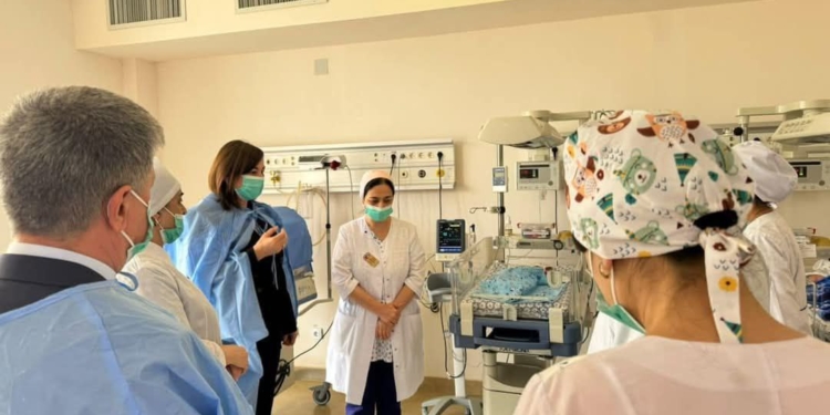 Зулфия Абдусаматзода ознакомилась с работой больниц в Хатлоне