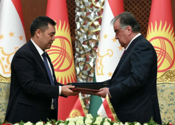Таджикистан и Кыргызстан подписали договор о границе и открыли два КПП