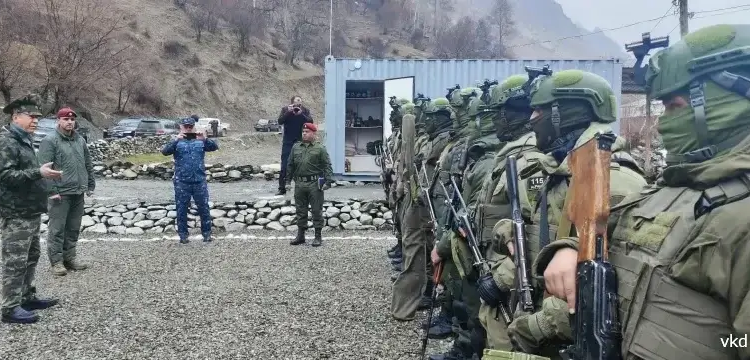 Министр внутренних дел Таджикистана посетил войсковые части ГБАО и и Хатлонской области