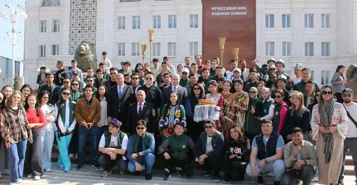 Участники Международного фестиваля «Navruz Youth World Festival» посетили Пенджикент
