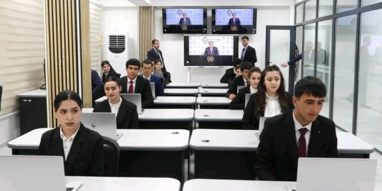 В Хороге открыт Центр по изучению инициатив Таджикистана в сфере воды и климата