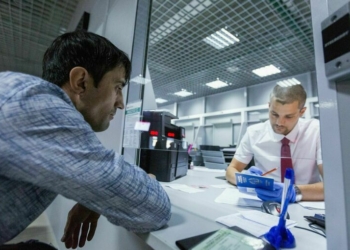 В России предложили выдавать мигрантам только целевые патенты