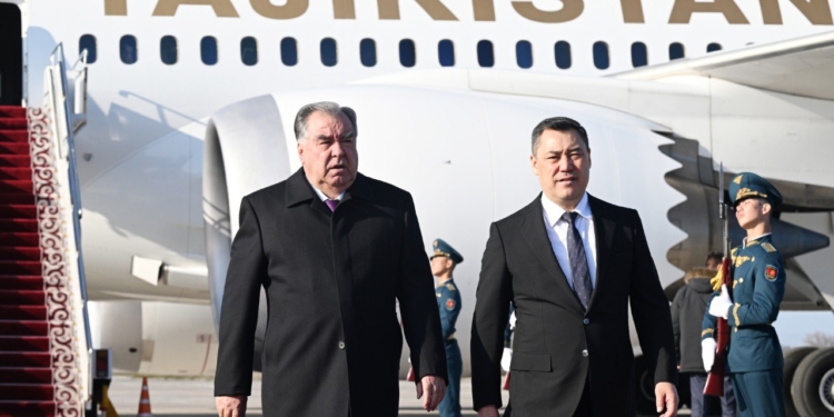 Президент Таджикистана прибыл в Бишкек с государственным визитом