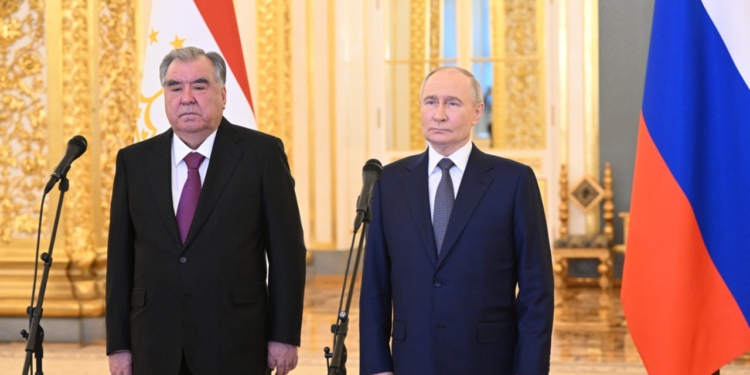 Эмомали Рахмон и Владимир Путин дали старт строительству образовательного центра и русского театра в Душанбе