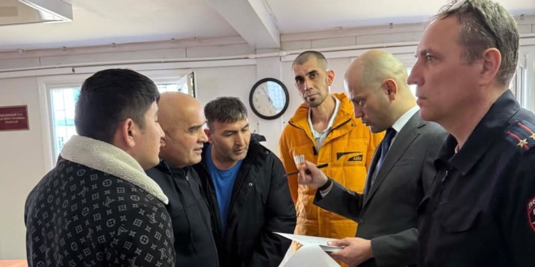 Консульская служба Таджикистана посетила центр содержания мигрантов в Подмосковье