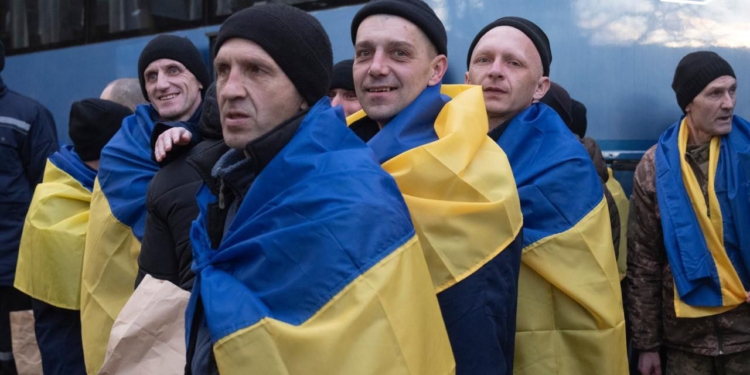 Украина и Россия провели обмен пленными по формуле 175 на 175