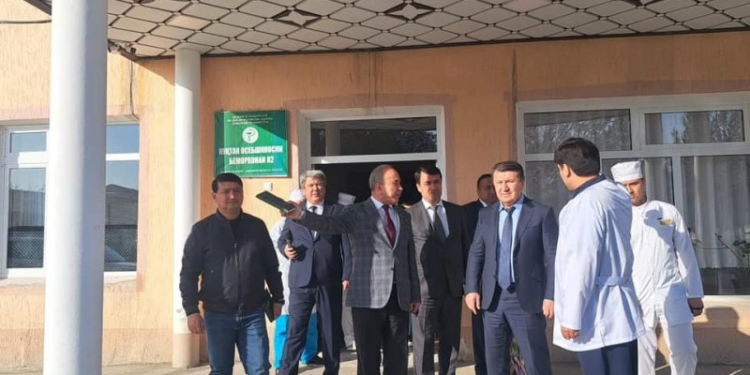 Глава минздрава посетил медицинские учреждения Исфары