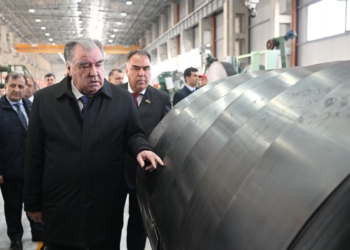 Эмомали Рахмон открыл завод по производству металлических труб и профилей в Б.Гафуровском районе