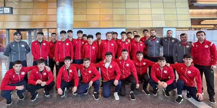 Юношеская сборная Таджикистана (U-17) отправилась на тренировочный сбор в Катар