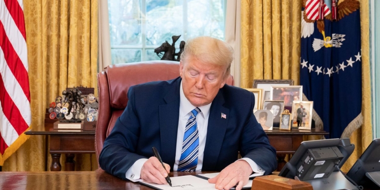 CNN сообщает, что Трамп сегодня подпишет указ о ликвидации Минобразования США