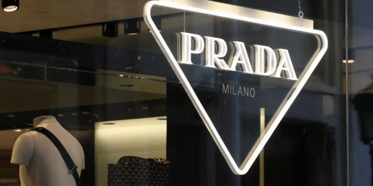 Prada покупает Versace за 1,4 млрд долларов