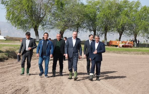 В Хатлонской области стартовали работы по посеву хлопка на площади 124,5 тыс. гектаров