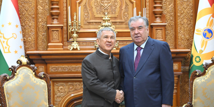 Президент Таджикистана принял главу Татарстана