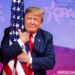 Трамп заплатит мигрантам и купит им авиабилеты за добровольный отъезд из США