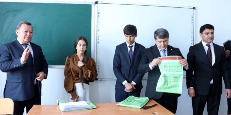 В Дангаре подвели итоги олимпиады среди студентов колледжей