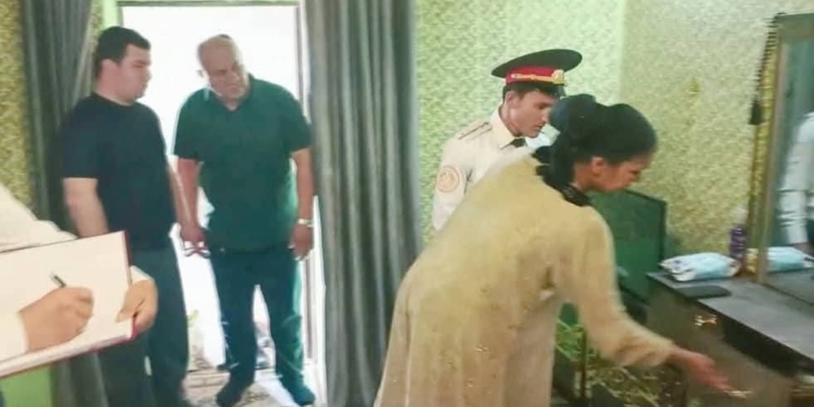 В Хатлоне задержана попрошайка за серию краж на 39 тысяч сомони