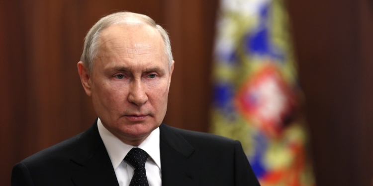 Путин объявил перемирие в Украине