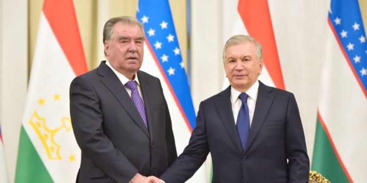 Президенты Таджикистана и Узбекистана обсудили сотрудничество на саммите в Самарканде