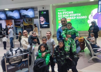 Таджикистанке с шестью детьми помогли вернуться на родину из России