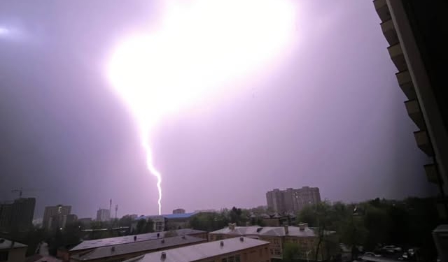 За ночь в Таджикистане обезврежены три опасных грозовых фронта