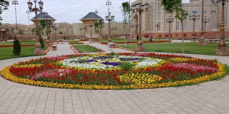 В Худжанде подвели итоги областного конкурса «Сайри гули лола»