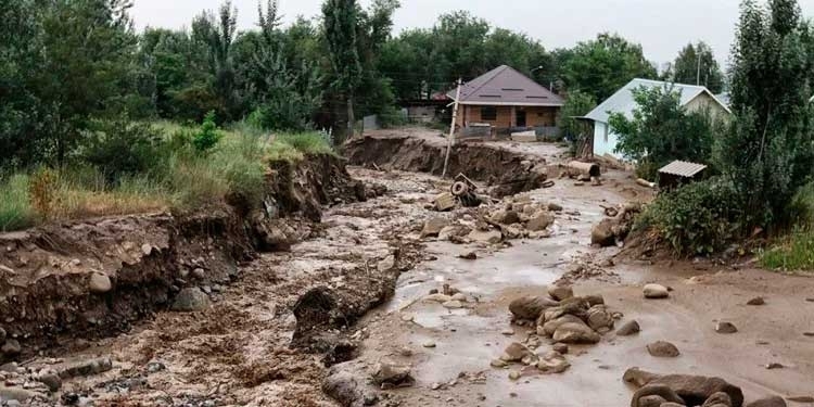 КЧС: 22-24 апреля в Таджикистане возрастет риск схода селей