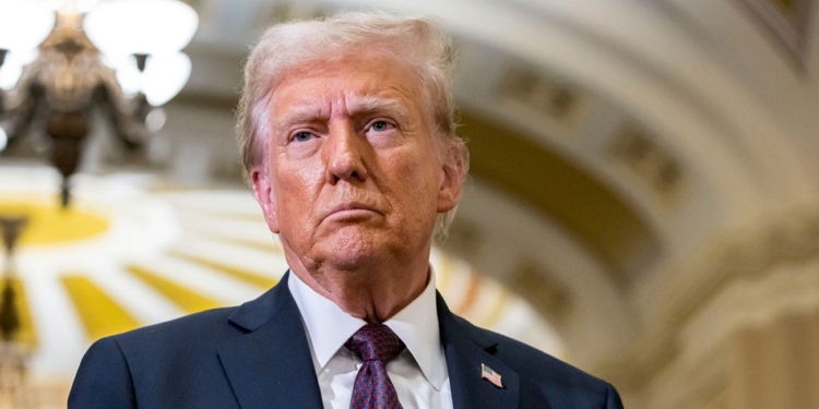 Трамп: Путин должен прекратить стрелять и заключить соглашение