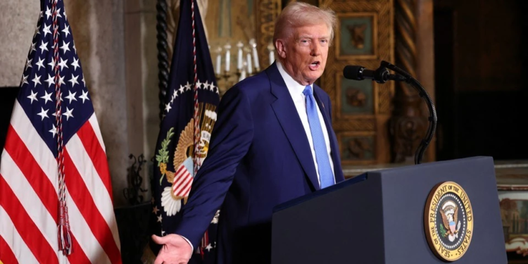 Трамп приостановил пошлины для большинства стран