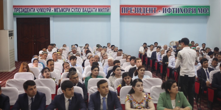 В Душанбе прошло заседание Общественной комиссии по борьбе с коррупцией