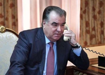 Эмомали Рахмон провёл телефонный разговор с председателями Раштского и Таджикабадского районов