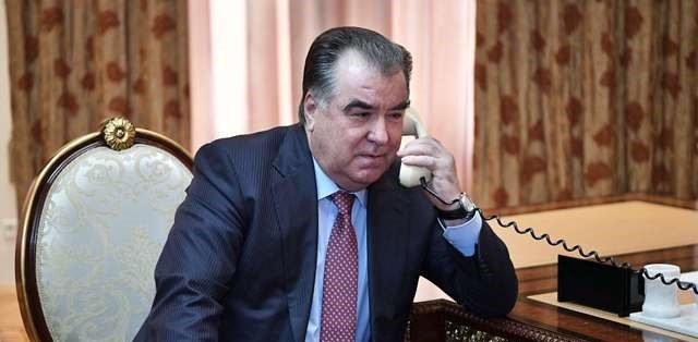 Эмомали Рахмон провёл телефонный разговор с председателями Раштского и Таджикабадского районов