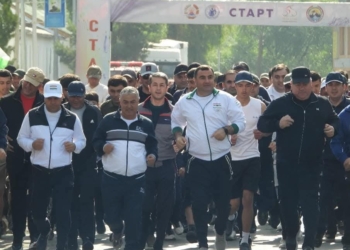 В Хороге прошел Национальный забег и веломарафон в честь Дня молодежи