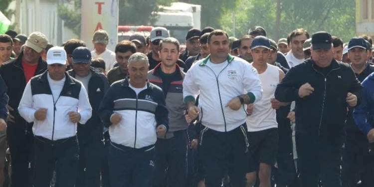 В Хороге прошел Национальный забег и веломарафон в честь Дня молодежи