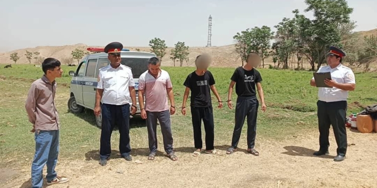 В Таджикистане задержан чиновник, вовлекавший подростков в кражи и мошенничество
