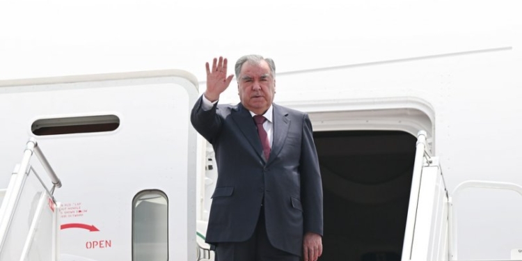 Президент Республики Таджикистан Эмомали Рахмон отбыл в Астану