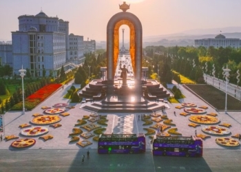 В Душанбе стартует новый сезон туристических маршрутов «Red Bus Tours»