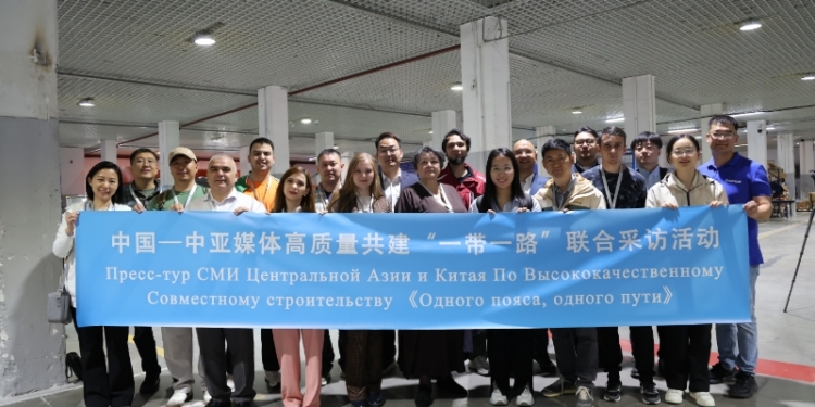 Журналисты Центральной Азии оценили логистический центр YTO Express в Алматы