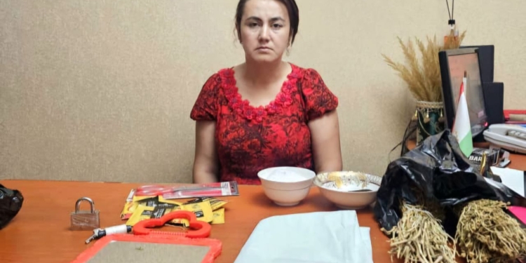 В Душанбе задержана женщина за ведение оккультной деятельности