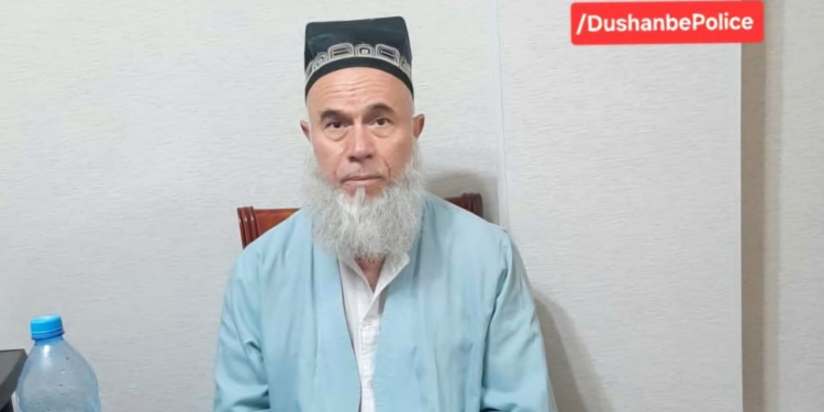 В Душанбе оштрафовали мужчину за занятие колдовством и гаданием