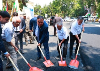 В Худжанде стартовали работы по асфальтированию автодорог