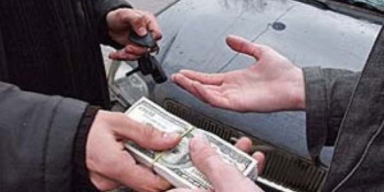 В Душанбе водитель присвоил служебные автомобили и продал их за 270 тысяч сомони