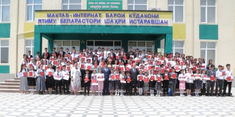 В Истаравшане 267 победителям республиканских конкурсов вручены призы на 165 тысяч сомони