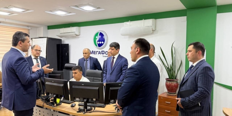 Глава Службы связи ознакомился с деятельностью компании «МегаФон Таджикистан»