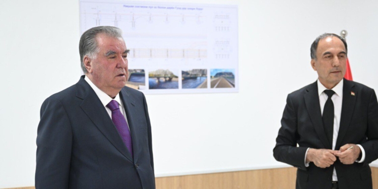 Эмомали Рахмон открыл новый участок международной трассы Душанбе–Кульма