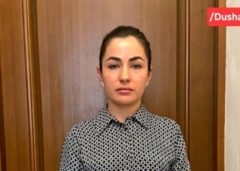 В Душанбе блогерша оштрафована за поджог банкноты 50 сомони ради видео в соцсети