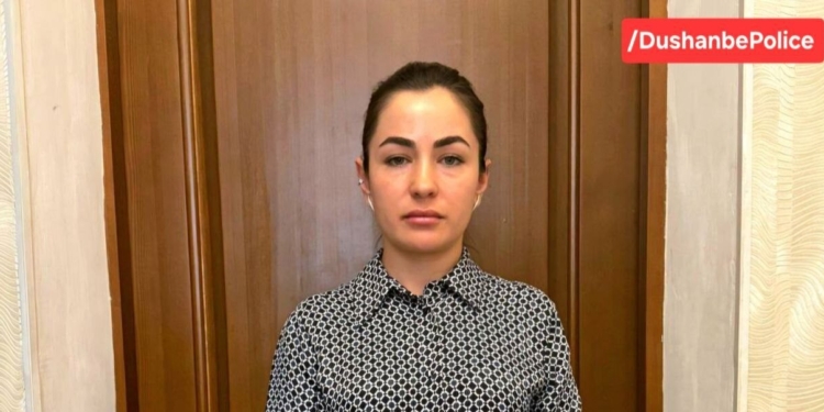 В Душанбе блогерша оштрафована за поджог банкноты 50 сомони ради видео в соцсети