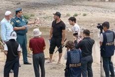 В Таджикистане проходит кампания по правилам безопасного поведения на воде «Мобильное спасение»